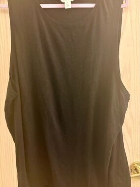 Classic Sleeveless Loose Fit Black Tank